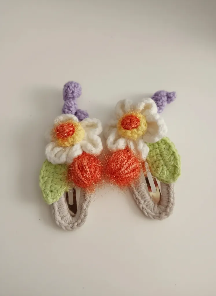 Braided Daisy and Leaf Detailed Clasp Clip - Handmade Hair Accessory