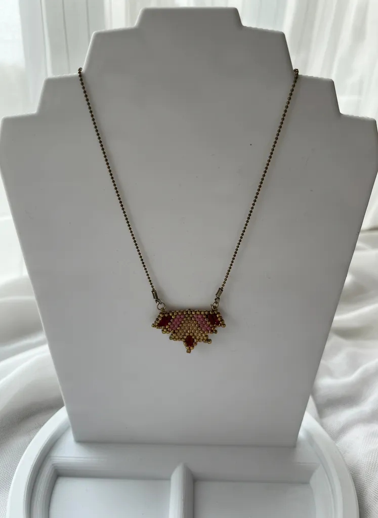 Pembe ve Bordo Renkli Miyuki Boncuklu Geometrik Desenli Kolye