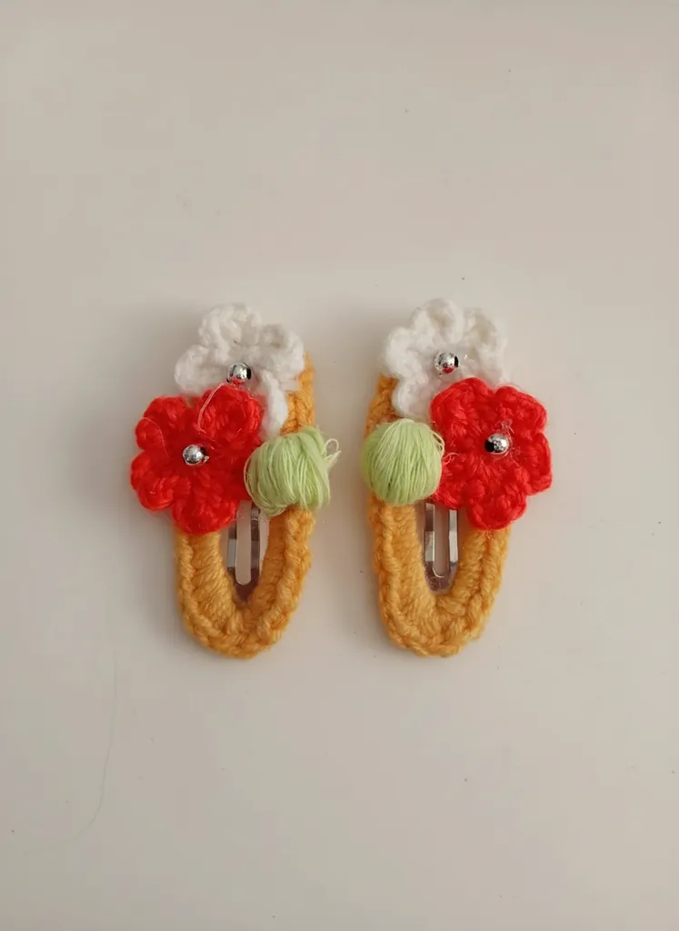 Knitted Flower Detailed Claw Clip - Handmade Hair Accessory
