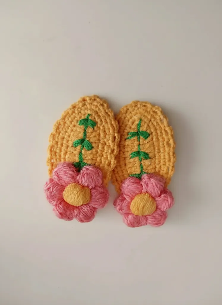 Turuncu Örgü Zeminli Pembe Papatya Çiçekli Kıskaçlı Saç Tokası