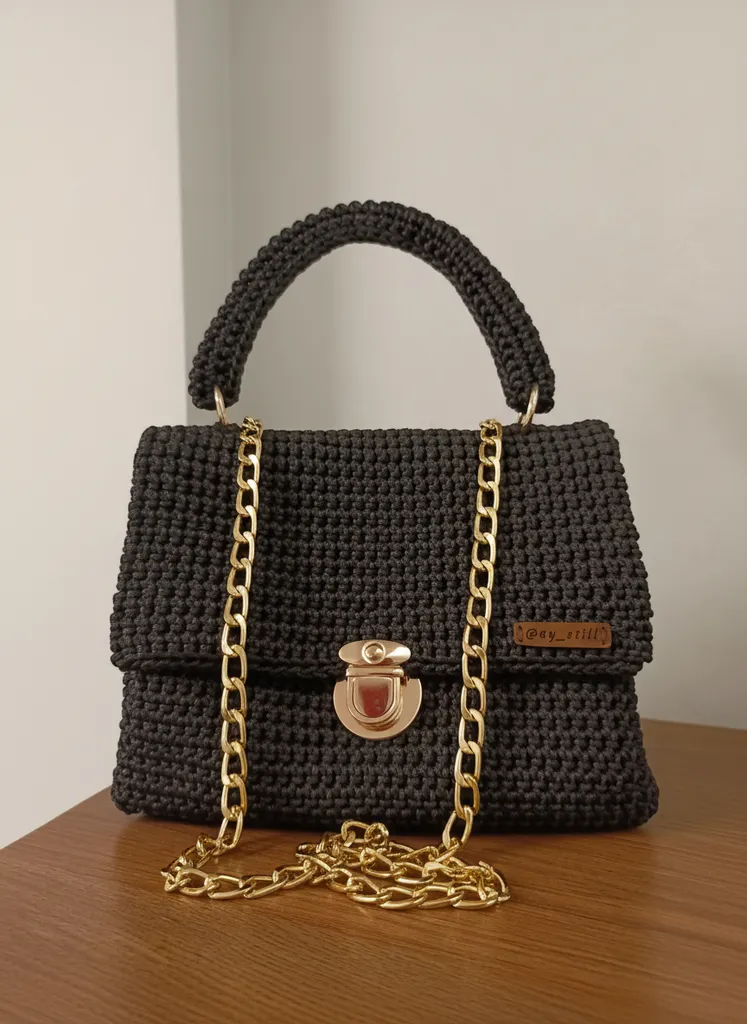 Siyah Makrome İp Örgü Çanta Zincir Detaylı Astarlı Şık Tasarım