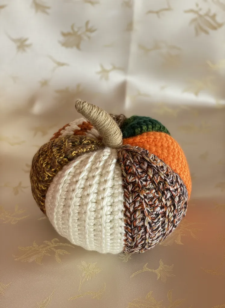 Çok Renkli Örgü Balkabağı Dekoratif Yastık - 30 cm Çapında - El Örgüsü