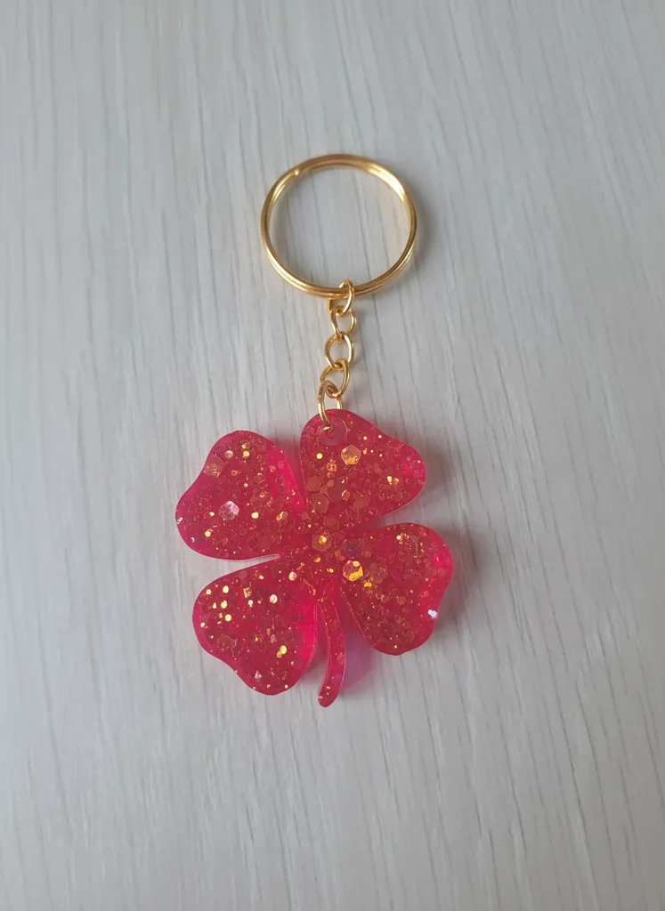 Pink Glitter Epoxy Clover Keychain - Lucky Design