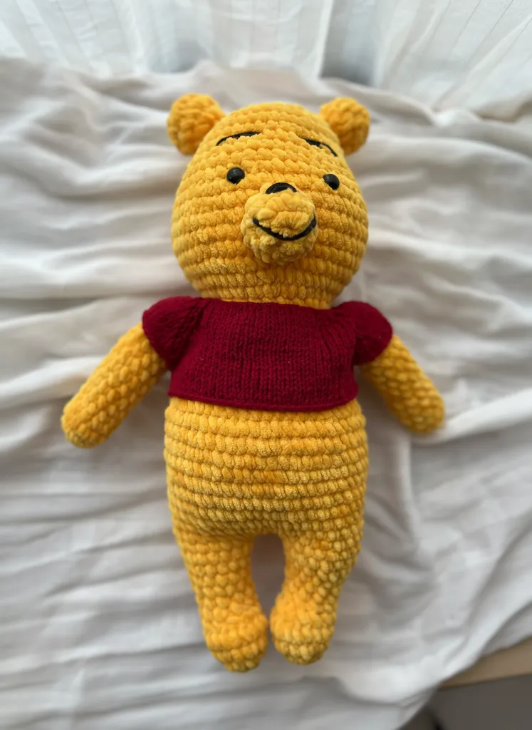 Sarı Kadife İpten Örme Winnie the Pooh Oyuncak Bebek - El Emeği