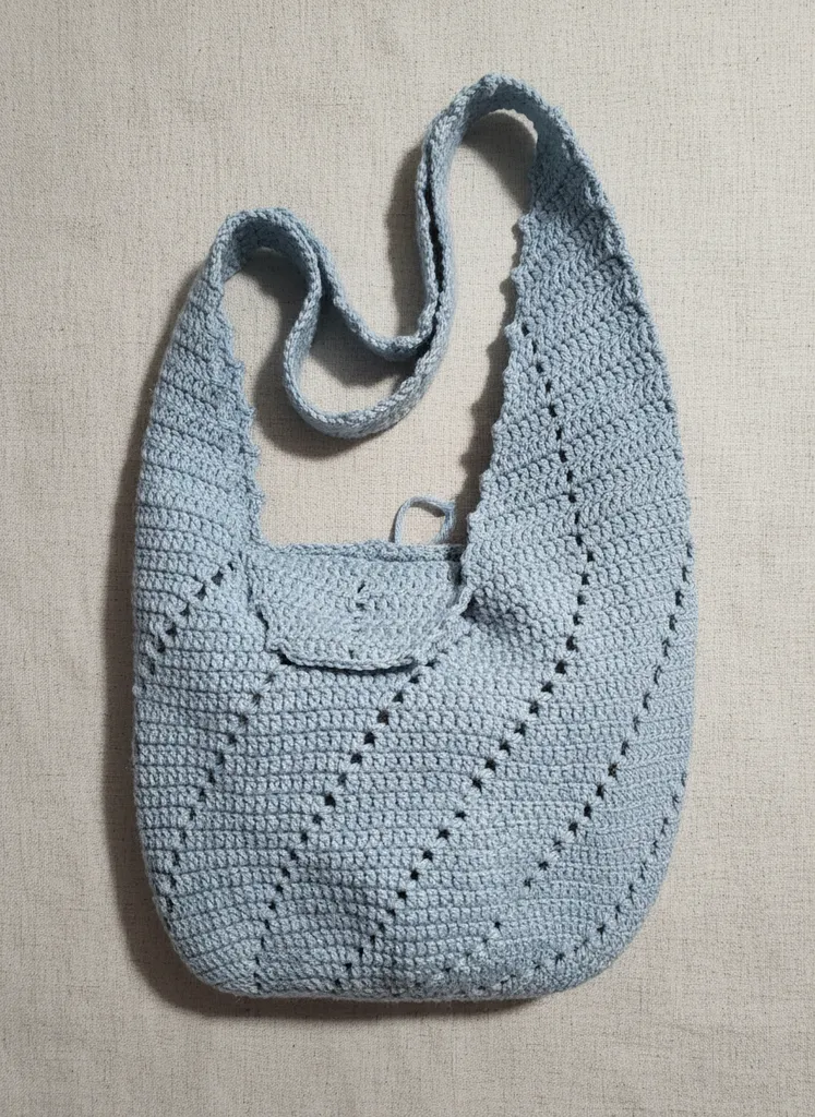 Blue Knitted Shoulder Bag - Large Volume and Stylish Design