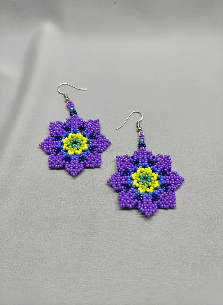 Mor Miyuki Boncuklu Çiçek Desenli Küpe - El Dokuması Tasarım