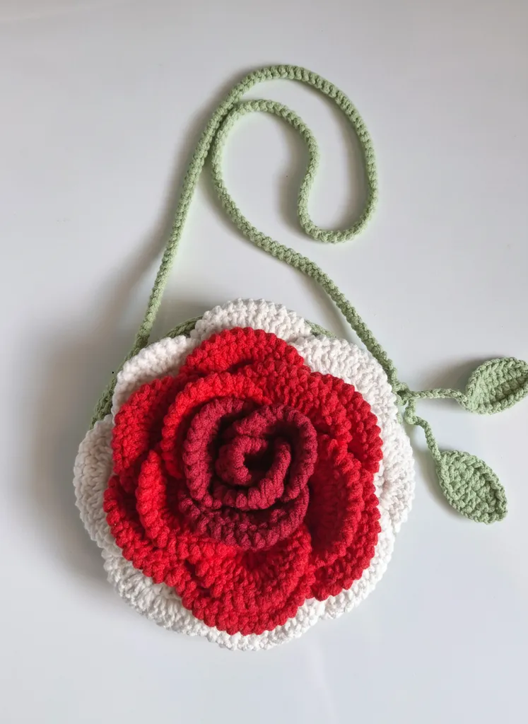 Örgü Kırmızı Gül Desenli Çocuk Çantası - El Emeği Tasarım