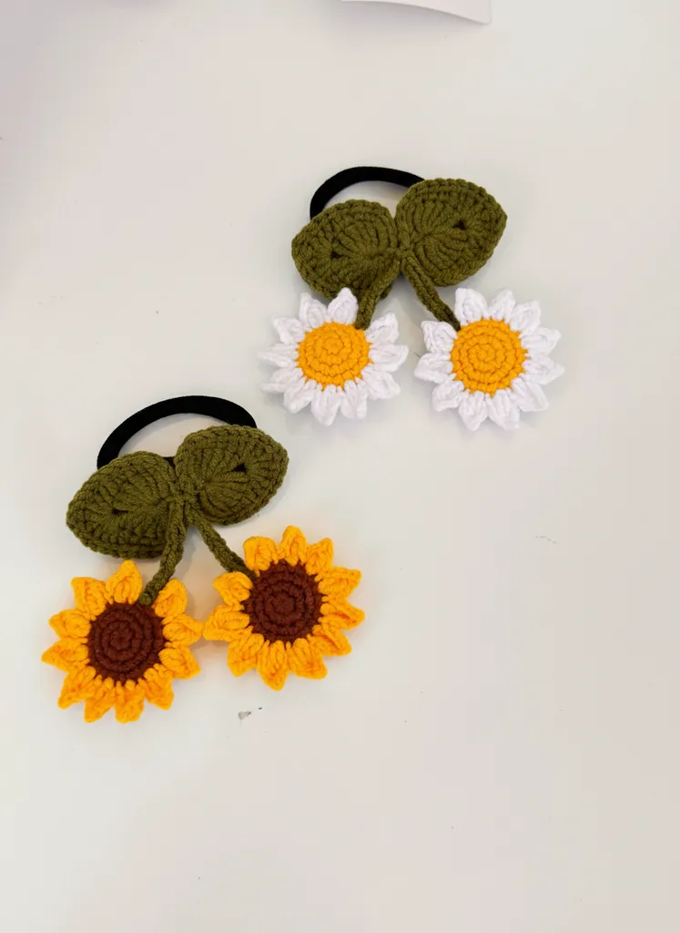 Örgü Ayçiçeği ve Papatya Motifli Lastik Tokalar - El Yapımı