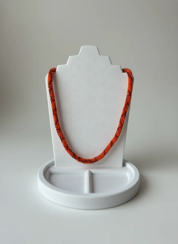 Turuncu ve Kahverengi Burgu Desenli Boncuk Kolye - Hapishane İşi