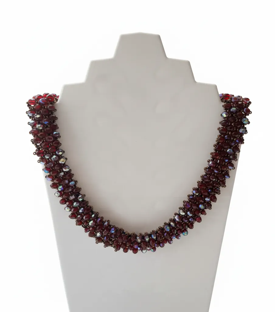 Bordo Kristal Boncuklu Kolye - Çok Katmanlı Tasarım ve El İşçiliği