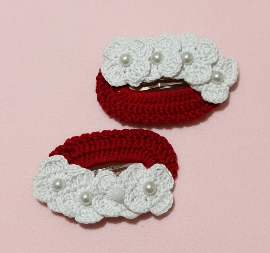 Red Knit Hair Clip White Daisy Detailed Snap-On 2-Piece Set - Handmade