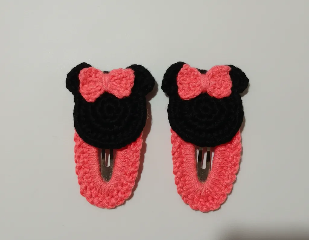 Örgü Mickey Mouse Saç Tokası - Neon Pembe ve Siyah Renk