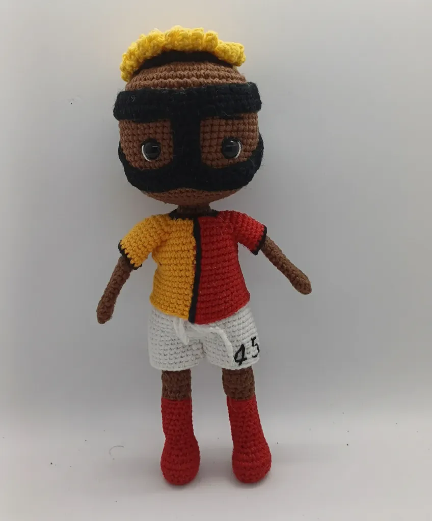 Galatasaray Formalı Örgü Oshimen Oyuncak Bebek - 23 cm - El Emeği