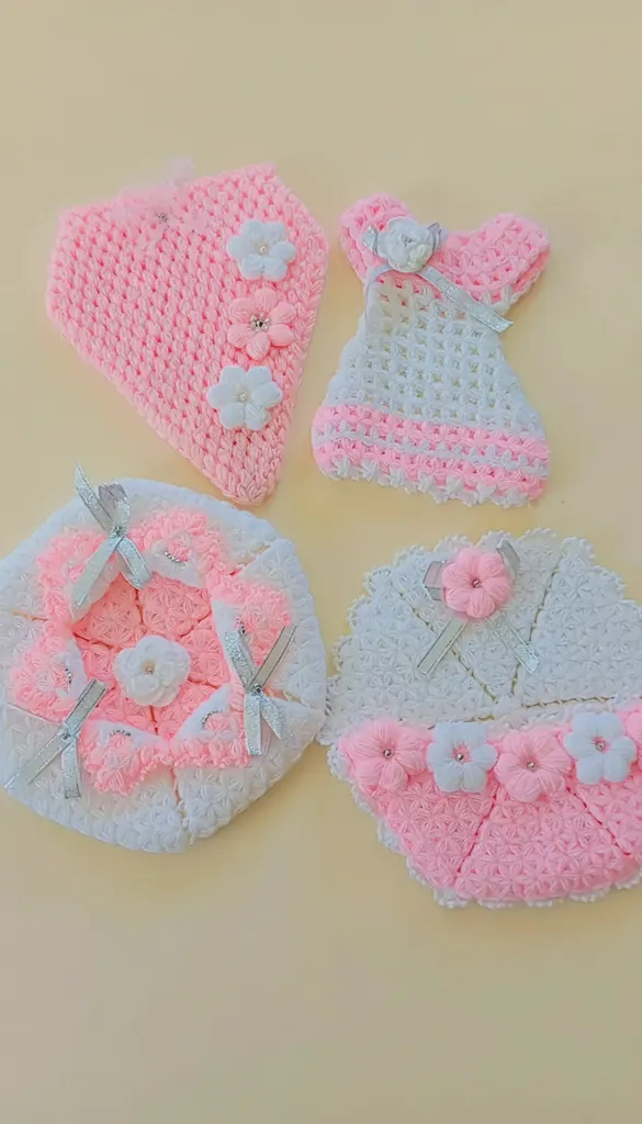 Pembe Beyaz Çiçek Detaylı 4'lü Çeyizlik Lif Seti - El Emeği