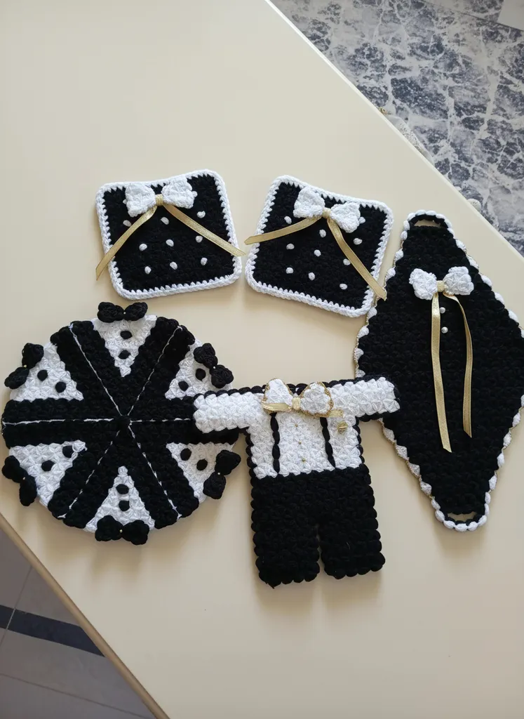 Siyah Beyaz Örgü Damatlık Lif Takımı - 4 Parça Banyo Seti