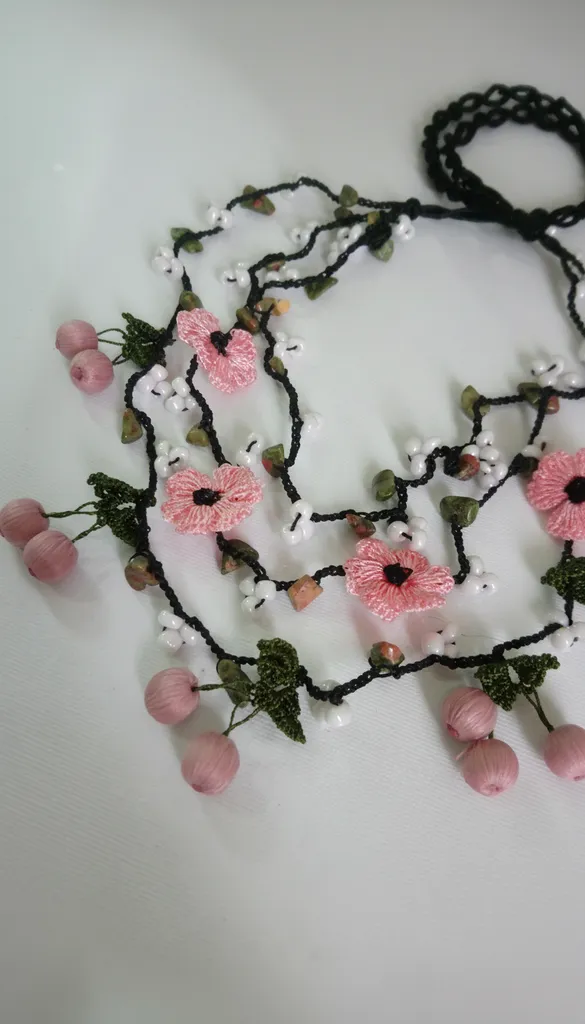 Pembe Kiraz Detaylı Otantik Kolye ve Saç Aksesuarı - Çerkez Oyası