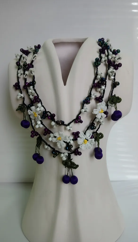 Mor Renkli Kiraz ve Çerkez Oyalı Otantik Kolye ve Saç Aksesuarı