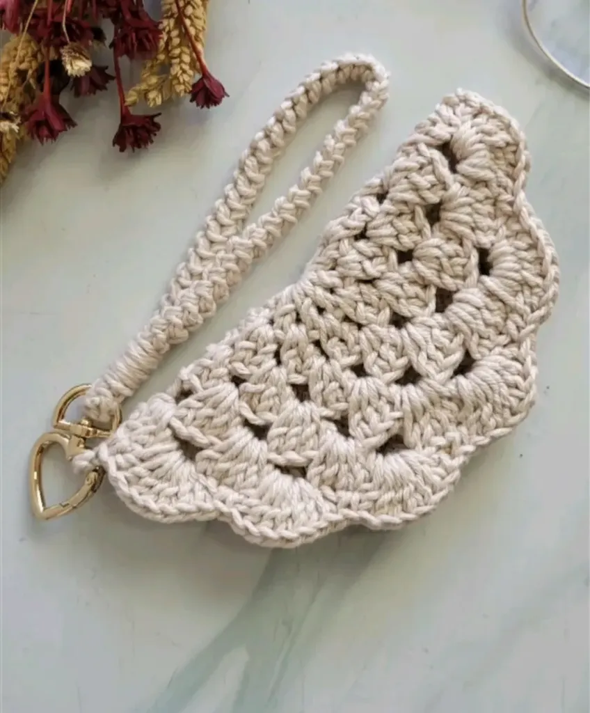 Cream Colored Knitted Glasses Case and Heart Detailed Keychain - Handmade