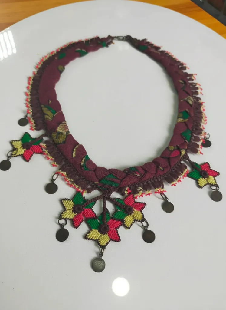 Kahve Renkli İpek İğne Oyası ve Pamuklu Tülbent Kolye - Otantik Tasarım