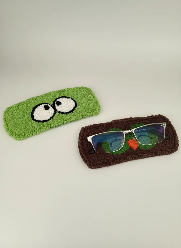 Punch Nakışı Gözlük Kılıfı ve Takı Halısı - El Emeği Göz Nuru