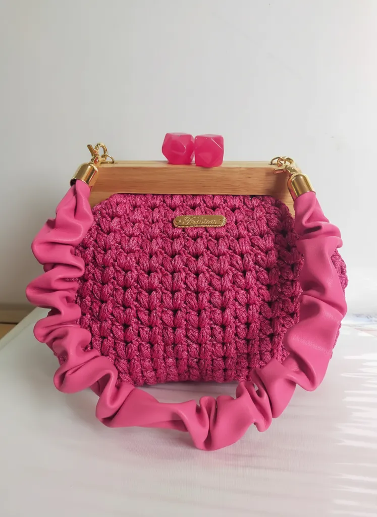 Pembe Simli Makrome Örgü Ahşap Burslu Çanta - El Örgüsü