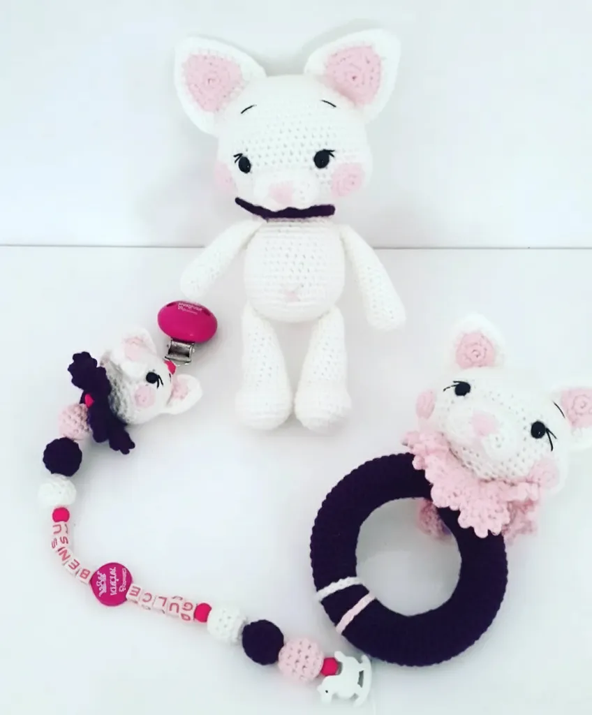 Amigurumi Kedi Oyuncak Seti - Bebek Çıngırak ve Emzik Askısı