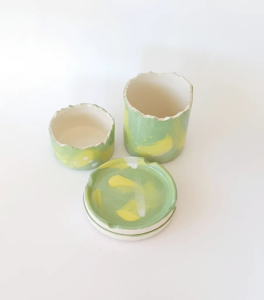 Yeşil ve Sarı Tonlarda Seramik Vazo ve Kültablası Takımı - El Yapımı