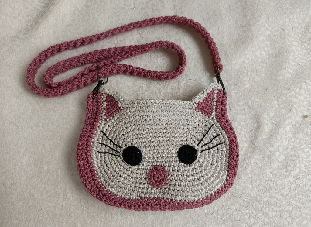 Örgü Hello Kitty Çocuk Çantası - Pembe ve Beyaz Renkli, El Emeği