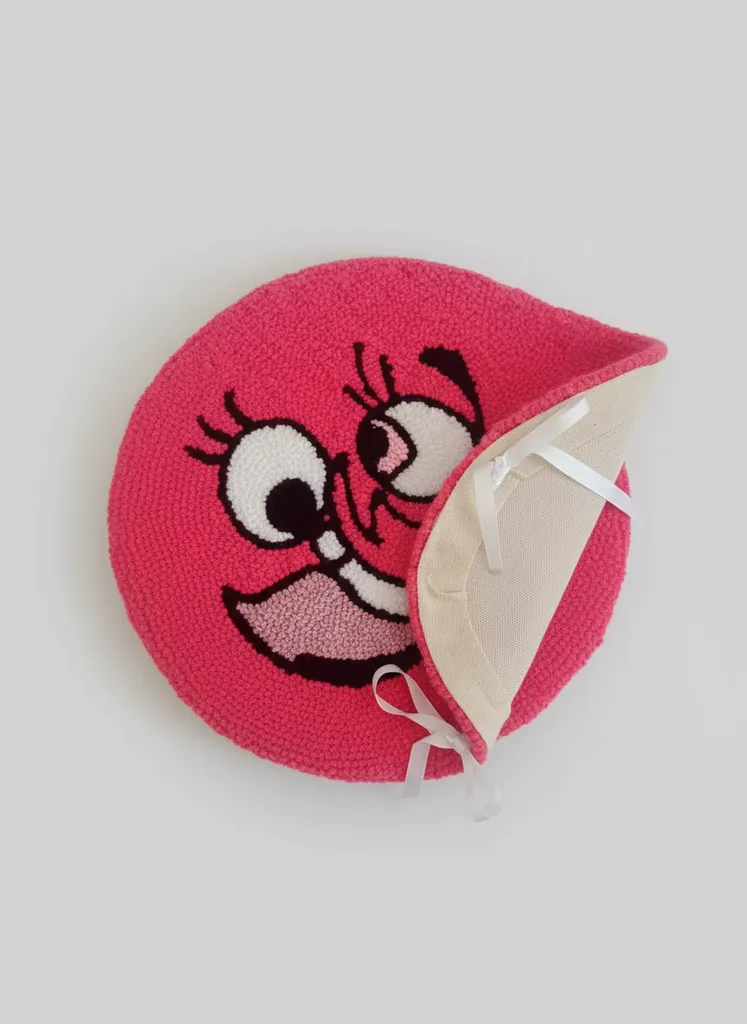 Pembe Neşeli Yüz Desenli El Yapımı Örgü Yuvarlak Tabure Kılıfı 38 cm