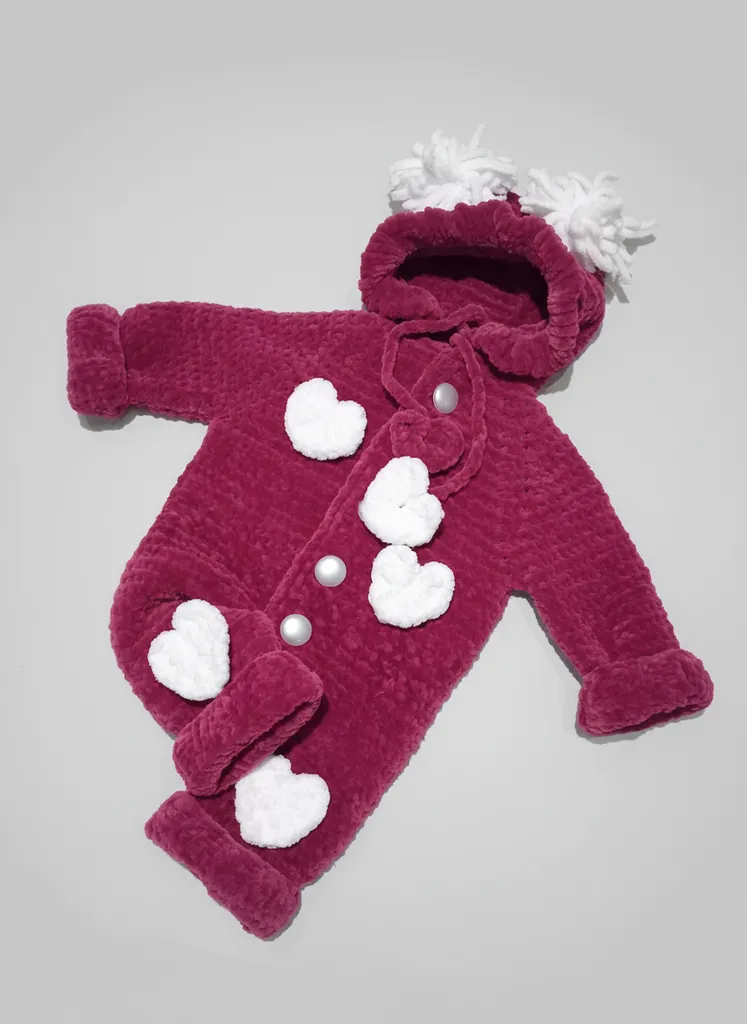 Bordo Kadife İp Örgü Bebek Tulum - Kalpli Detaylı ve Kapüşonlu