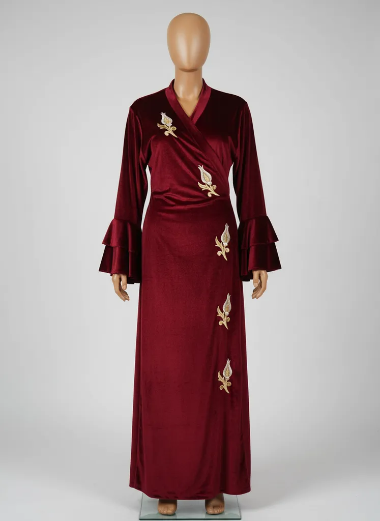 Bordo Kadife Namaz Elbisesi - Lale Motifli Sırma İşlemeli ve Fırfırlı Kol Detaylı