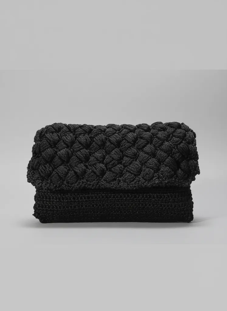 Siyah Makrome Örgü Omuz Çantası - Şık Tasarım ve El Emeği