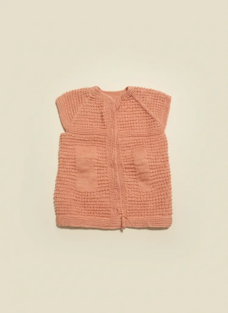 Somon Rengi Örgü Bebek Yeleği - 2 Yaş Kolsuz El Emeği