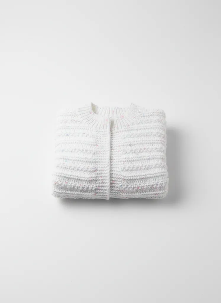 Beyaz Renkli, Triko Örgü, Düğmeli Bebek Yeleği - El Emeği