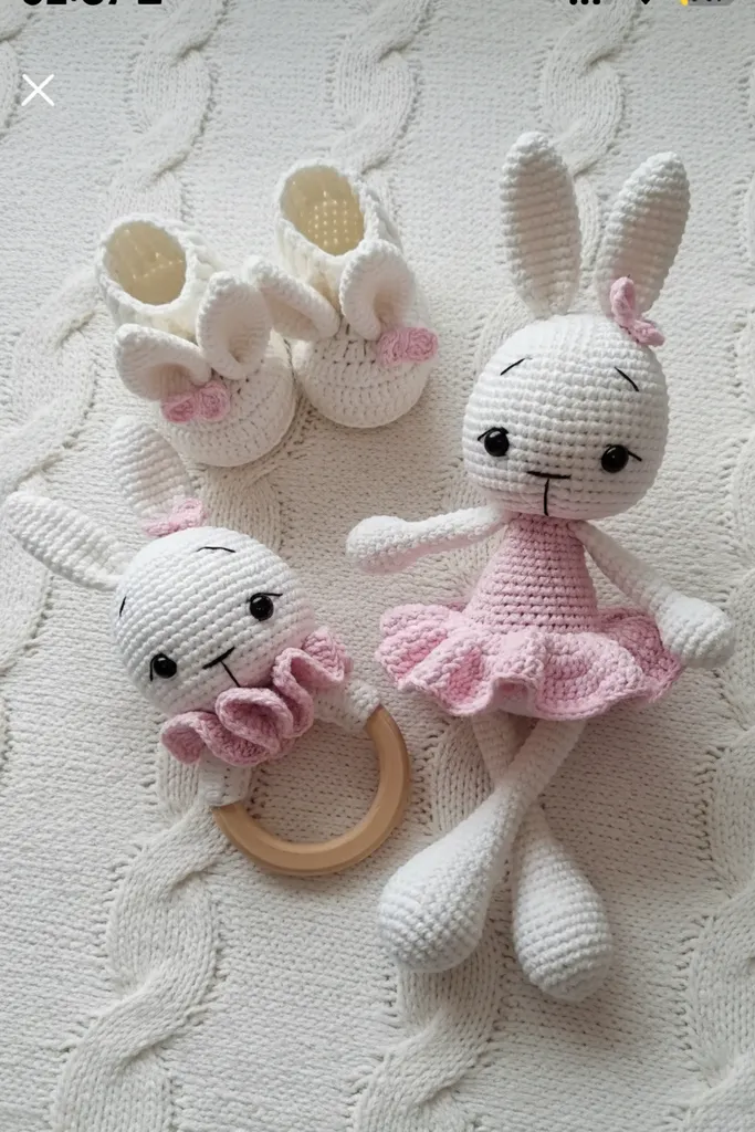Beyaz Örgü Lena Tavşan Bebek Seti - Amigurumi Oyuncak ve Patik