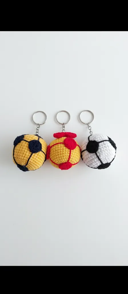 Fenerbahçe Temalı Örgü Futbol Topu Anahtarlık - El Yapımı Hediyelik