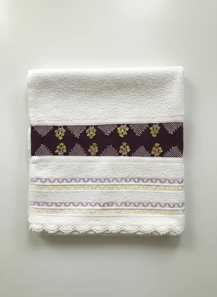 Beyaz Pamuklu İğne Oyası Detaylı Havlu (30x50 cm) - El İşlemesi