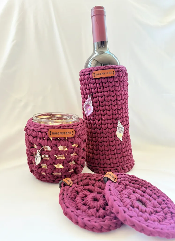 Mürdüm Rengi Örgü Şişelik, Led Işıklı Mumluk ve Bardak Altlığı