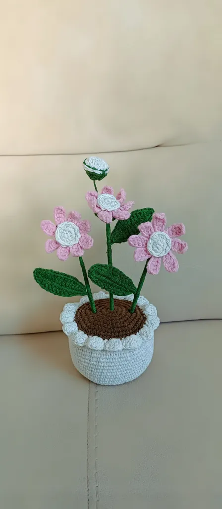 Knitted Pink Daisy Pot - Amigurumi Decorative Handmade Flower