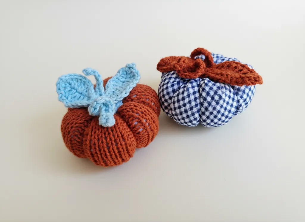 Knitted Decorative Pumpkin Set - Autumn Themed Home Decoration