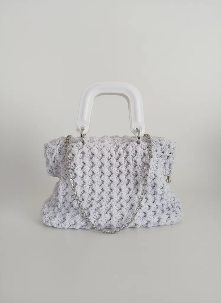 Beyaz Makrome Örgü Omuz Çantası - Astarlı ve Zincir Detaylı