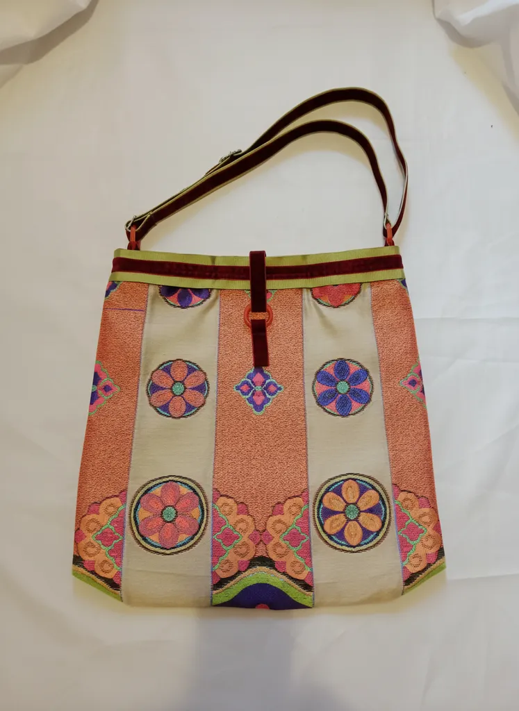 Desenli İpek Kumaş Tasarım Omuz Çantası - Ayarlanabilir Askılı