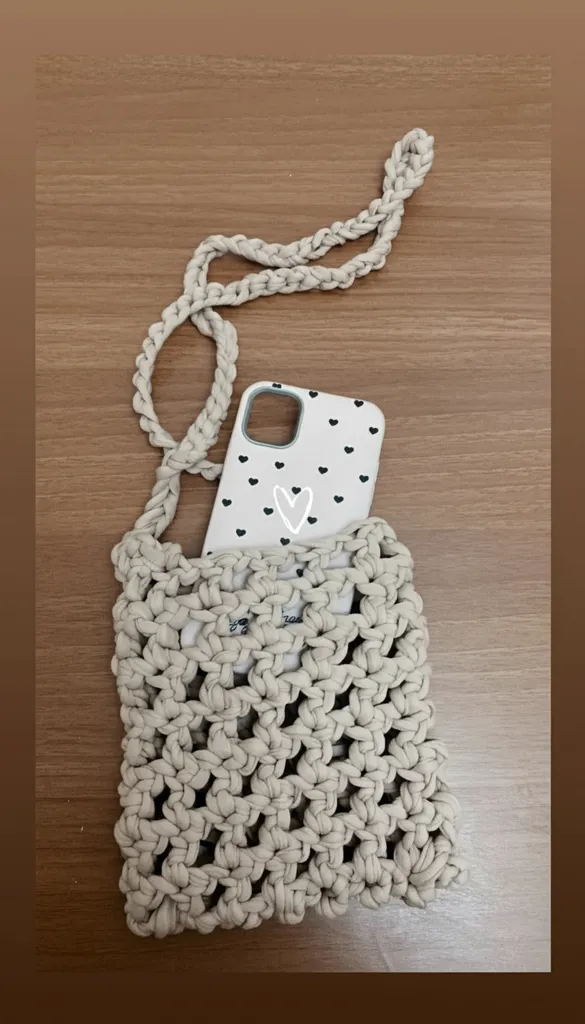 Bej Renkli Örgü Telefonluk Askılıklı - El Emeği Makrome İpinden