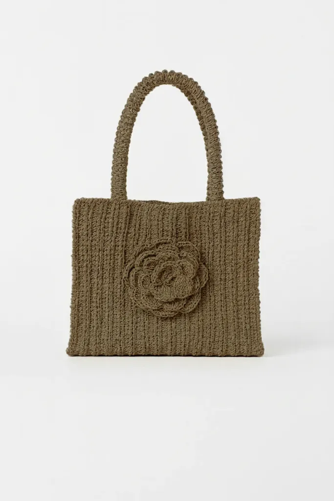Güllü Kağıt İp Örgülü Çanta – El Yapımı, Doğal ve Zarif Tasarım