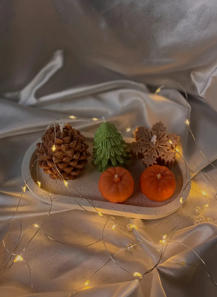 Soy Wax Mom Set - Pine Cone, Tree, Snowflake, and Pumpkin