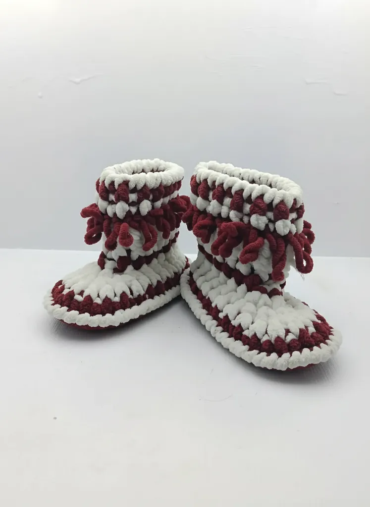 Beyaz ve Bordo Renkli Kaydırmaz Tabanlı Örme Çocuk Patik 18-19 Numara