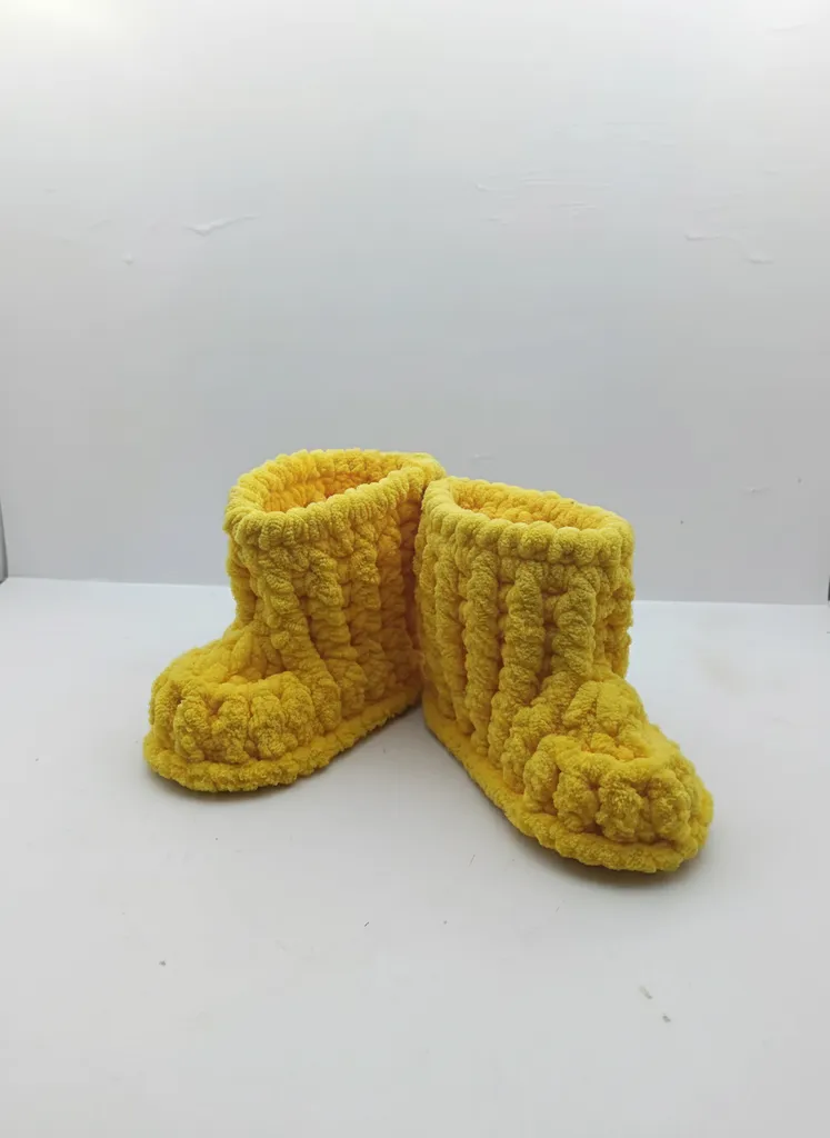 Sarı Örme Bebek Patiği - Yumuşak Dokulu, 18-19 Numara, El Emeği