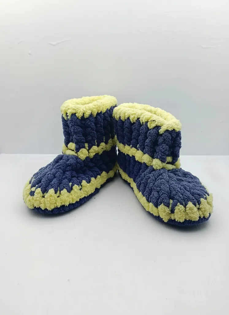 Örgü Çocuk Patik - Sarı Lacivert, Yumuşak ve Sıcak Tutan, El Örmesi