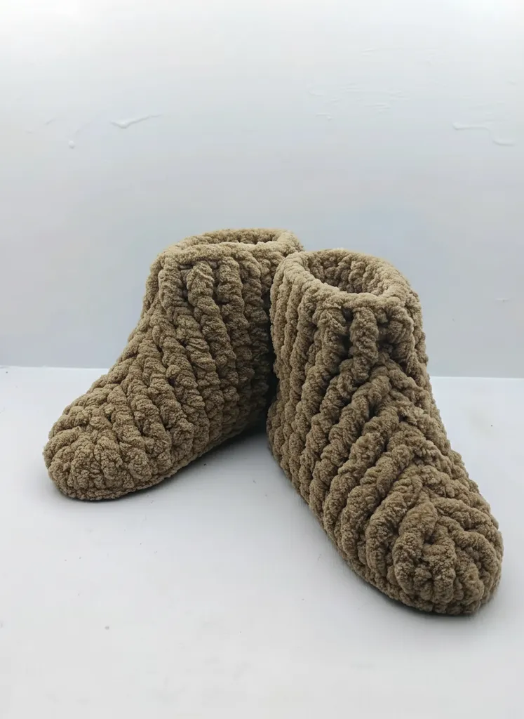 Girl's Brown Knitted House Slippers Size 26-27 - Handmade
