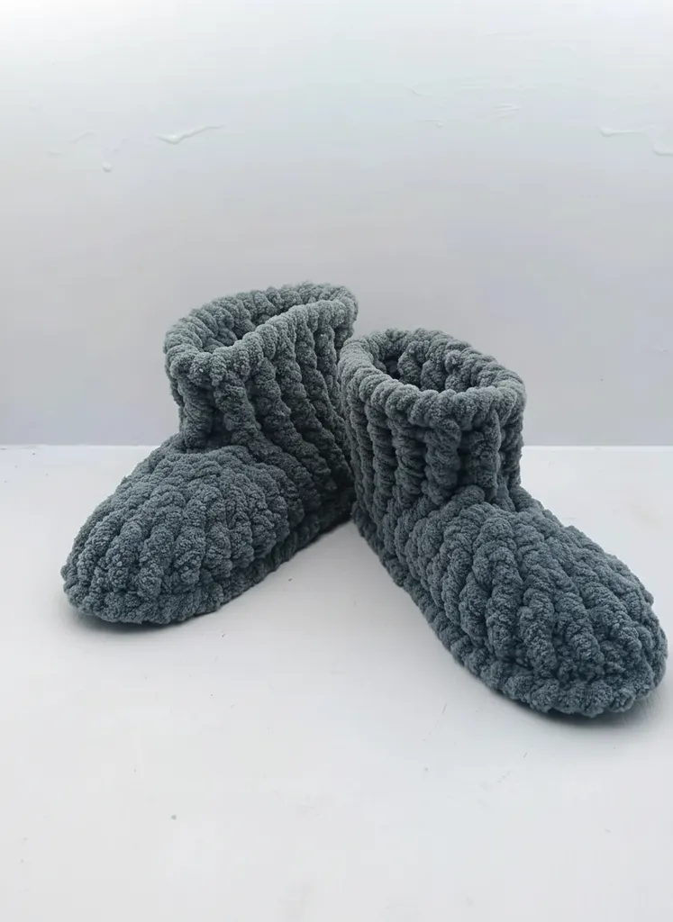 Çocuk Gri Renkli Örgü Panduf Ev Terliği 24-25 Numara - El Örmesi